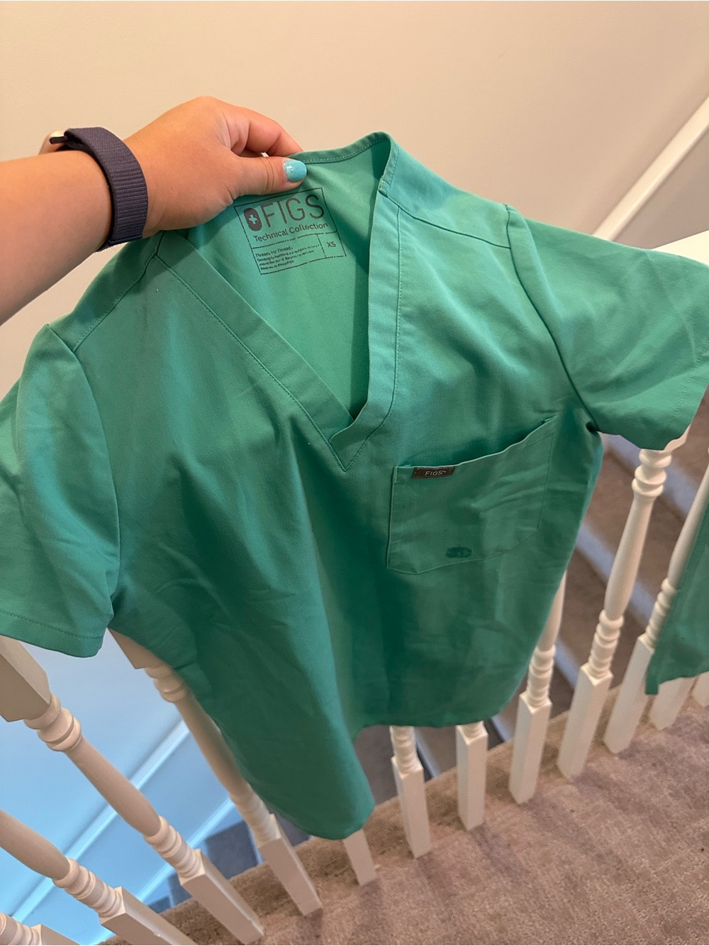 Figs Women’s - Surgical Green Scrub Top & Bottom Set